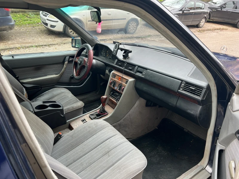 Mercedes-Benz 124 200D, снимка 5 - Автомобили и джипове - 52692195