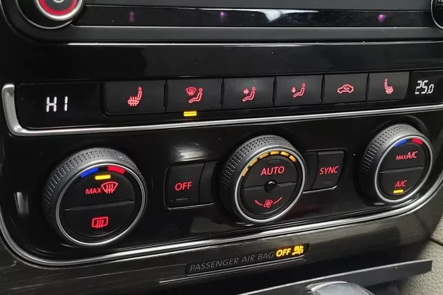 VW Passat Comfortline* АвтоКредит* (ЦЕНА ДО БГ), снимка 15 - Автомобили и джипове - 53851185