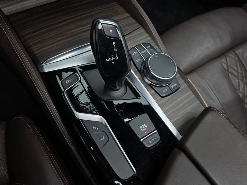 BMW 530 530I M Sports Plus, снимка 12 - Автомобили и джипове - 55505409