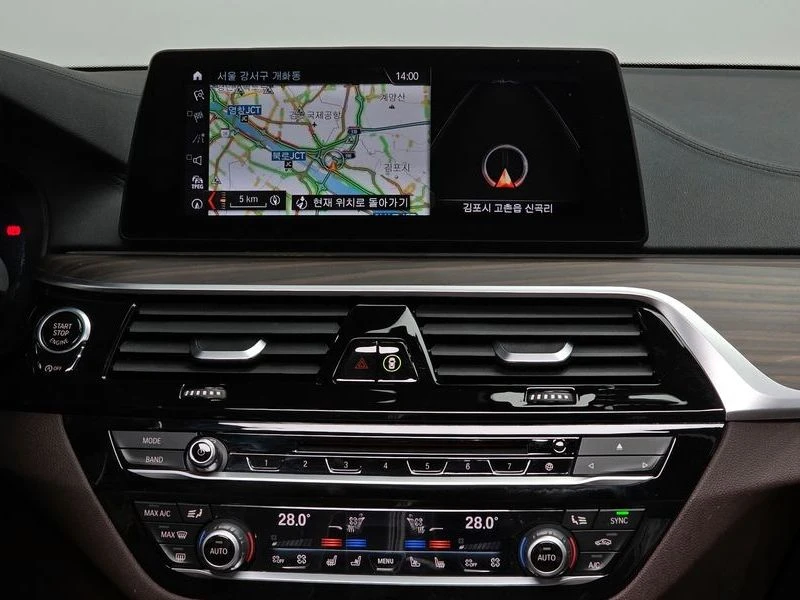 BMW 530 530I M Sports Plus, снимка 13 - Автомобили и джипове - 55505409