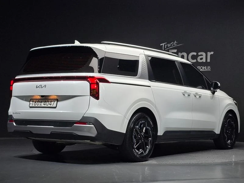 Kia Carnival 2.2 Automatic, снимка 2 - Автомобили и джипове - 55848396