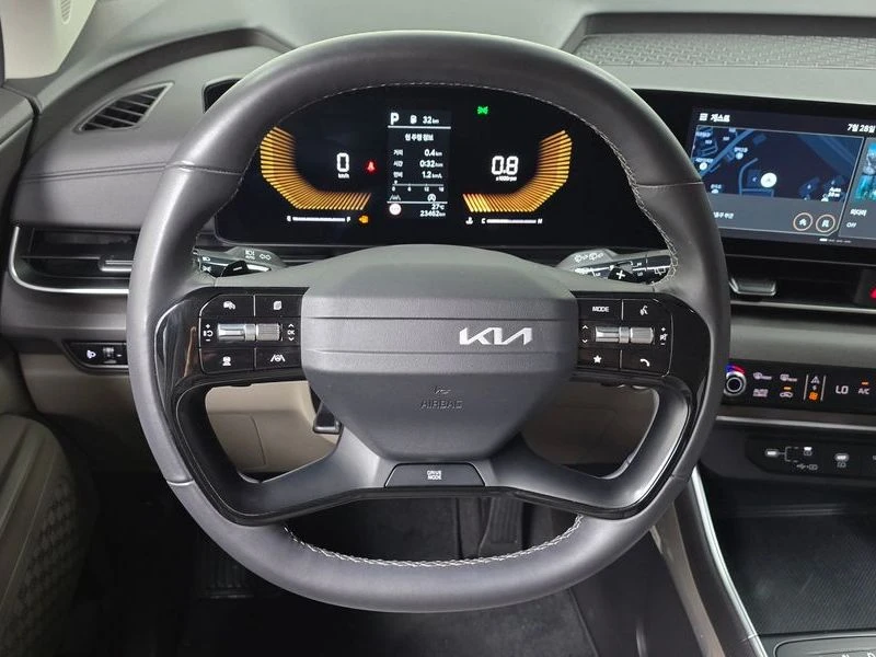 Kia Carnival 2.2 Automatic, снимка 13 - Автомобили и джипове - 55848396
