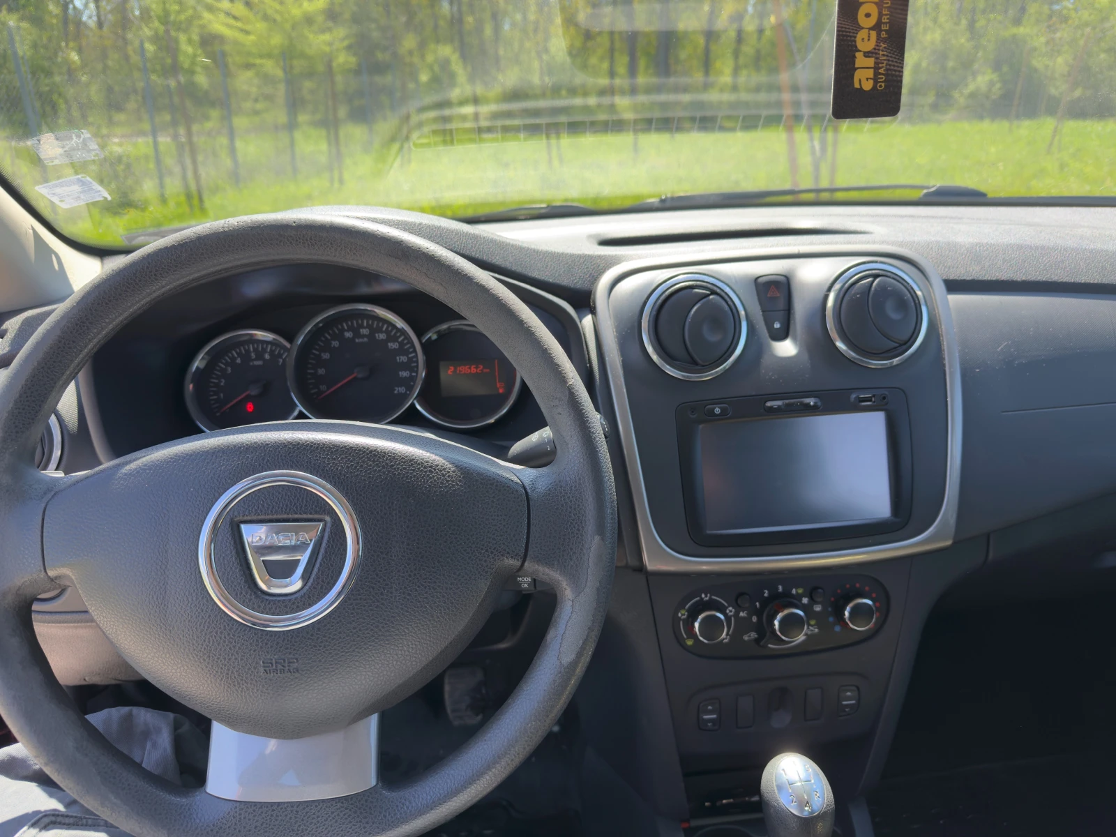 Dacia Sandero  - изображение 9