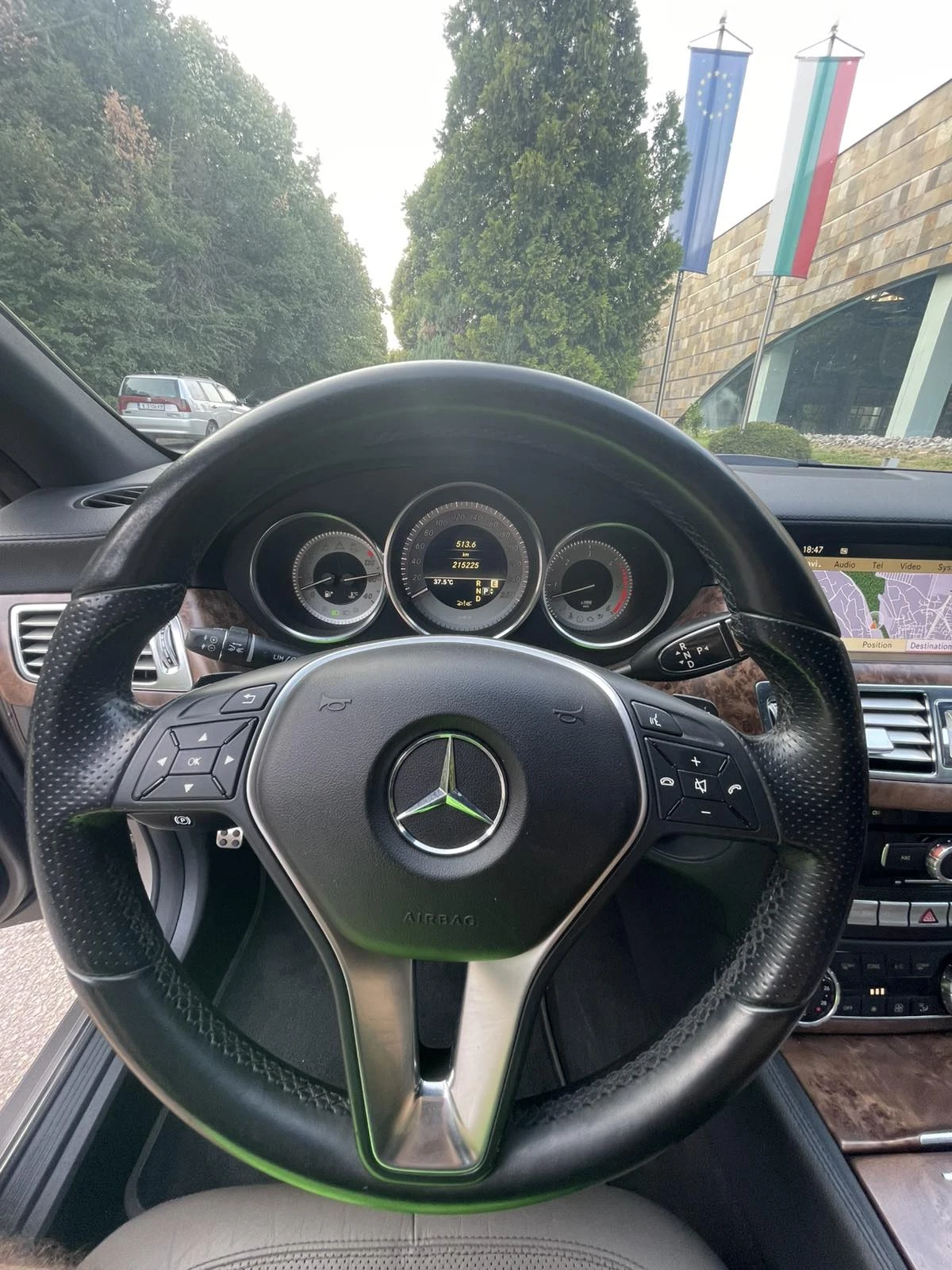 Mercedes-Benz CLS 350 DESIGNO * ПОДГРЕВ * ОБДУХВАНЕ * DISTRONIC * LED - изображение 10