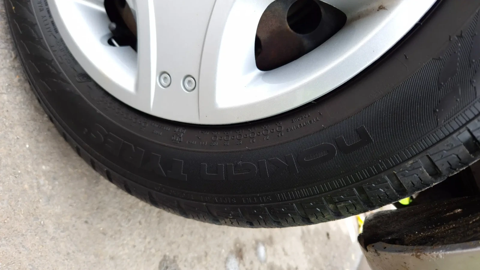 Toyota Yaris 1.3 i 16V (86 Hp) - изображение 6