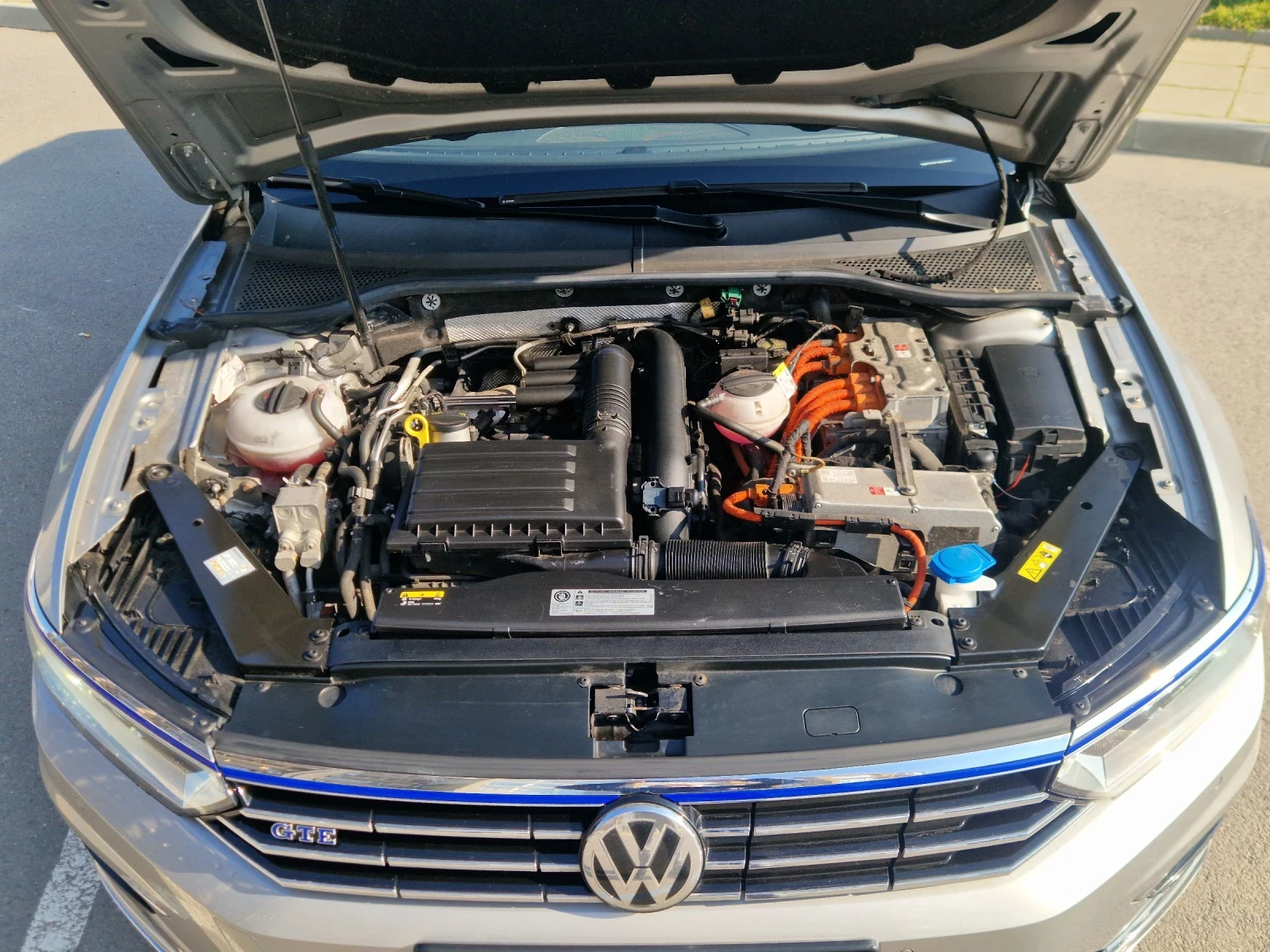 VW Passat * DIGITAL* , LED фарове, Панорамен покрив, снимка 11 - Автомобили и джипове - 53706063