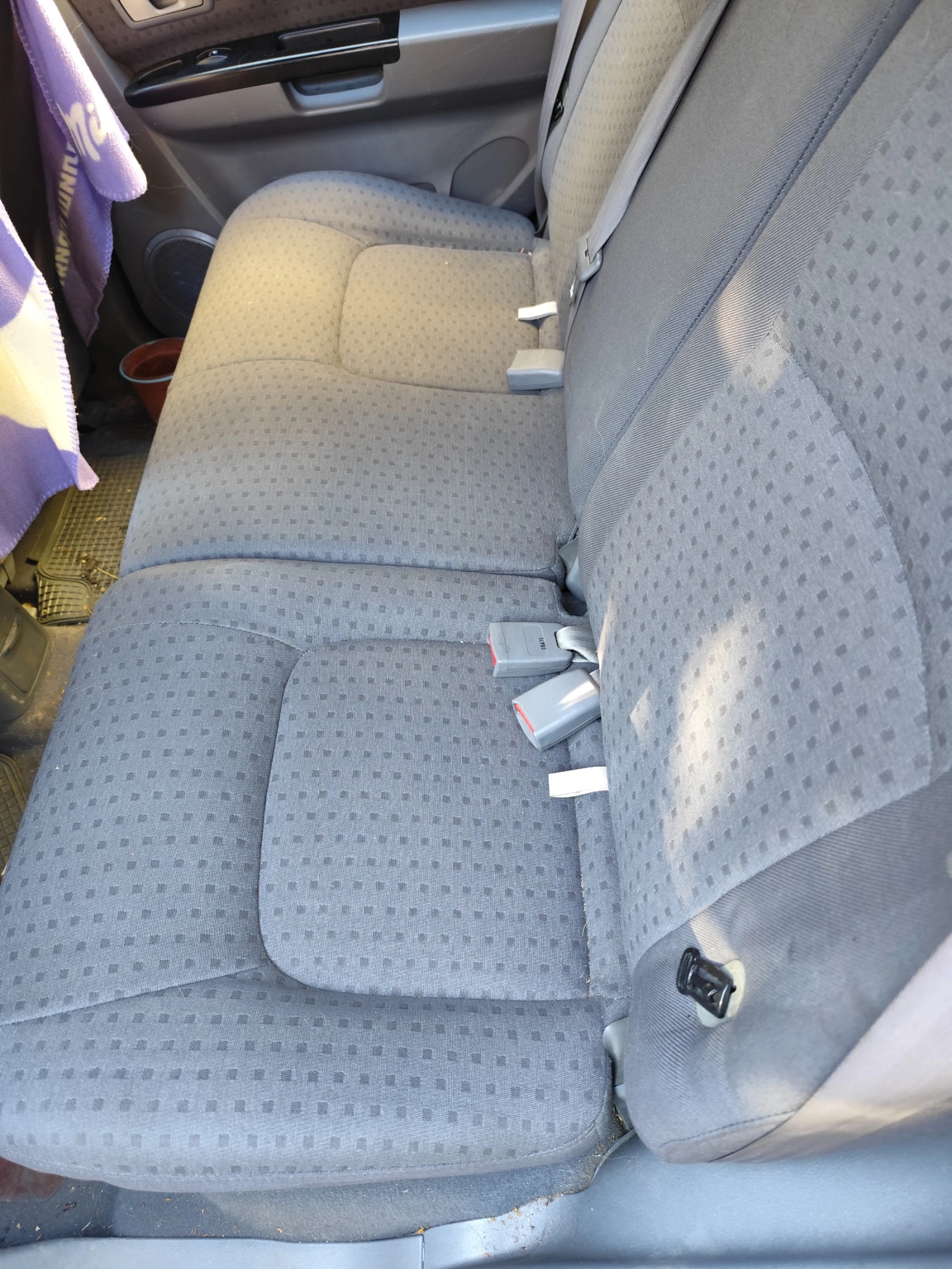 Kia Carens, снимка 6 - Автомобили и джипове - 53708457