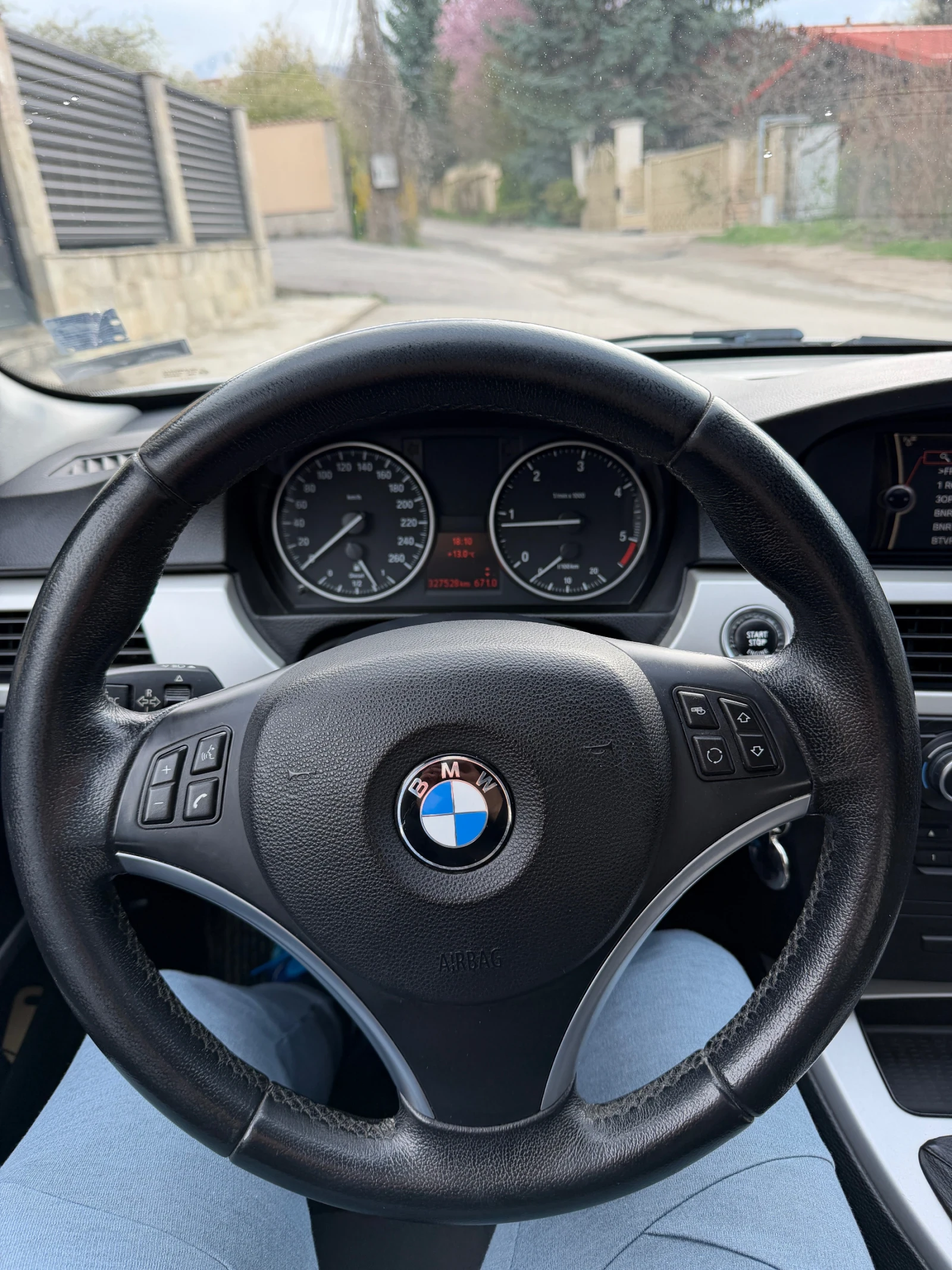 BMW 320, снимка 9 - Автомобили и джипове - 54227829