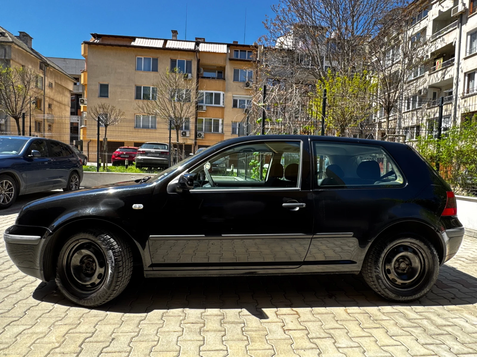 VW Golf 1.4 16V (75 Hp) , снимка 2 - Автомобили и джипове - 54360502