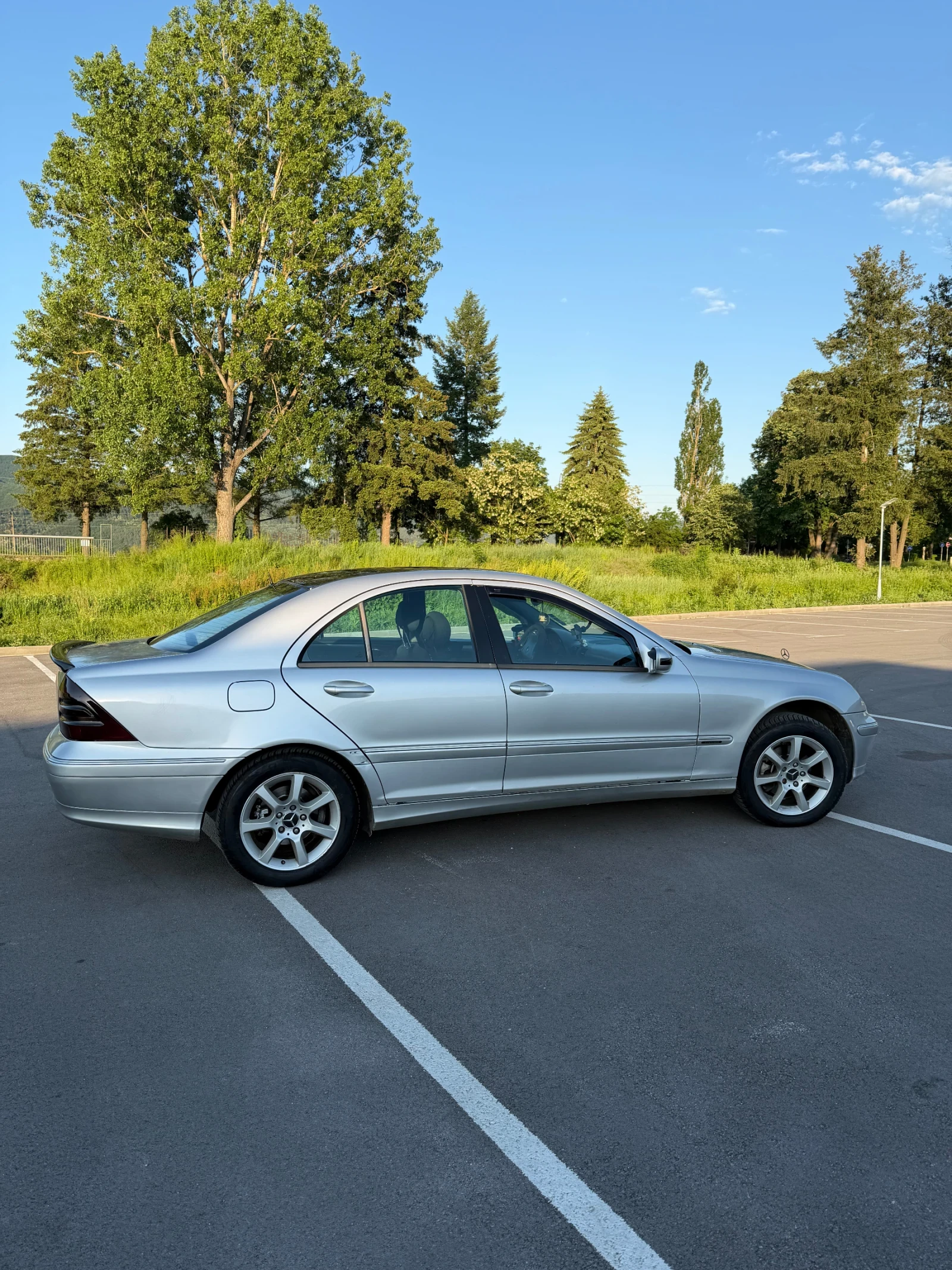 Mercedes-Benz C 220 Avangard, снимка 4 - Автомобили и джипове - 54742328