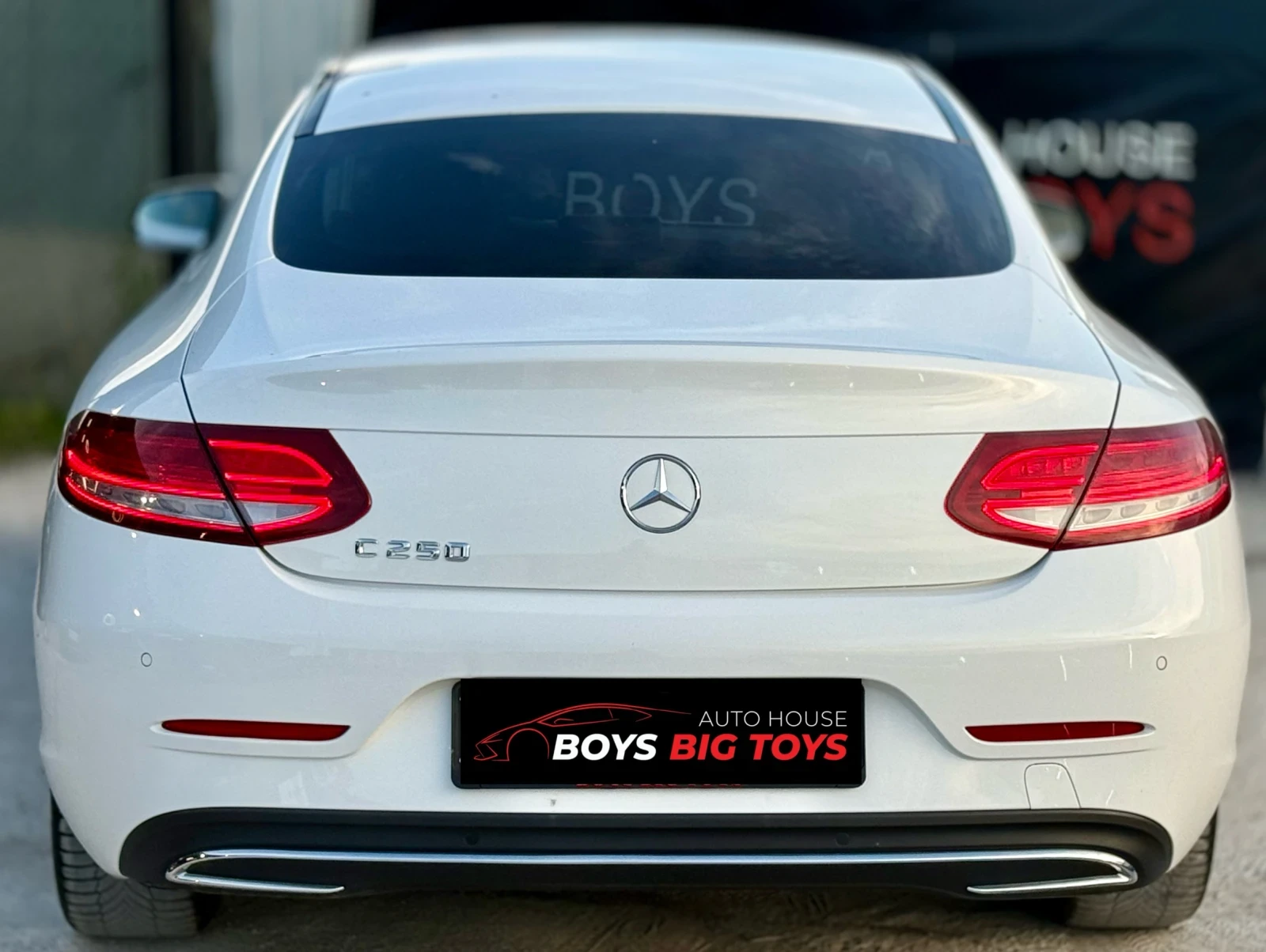 Mercedes-Benz C 250 AMG-line* Distronik* Подгрев* БялаПерла* Автомат* , снимка 4 - Автомобили и джипове - 54961665