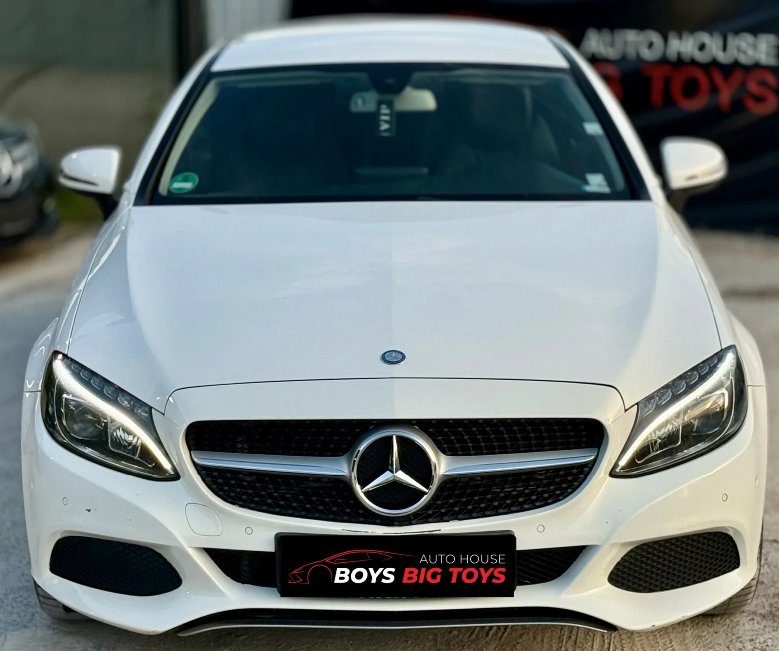 Mercedes-Benz C 250 AMG-line* Distronik* Подгрев* БялаПерла* Автомат* , снимка 3 - Автомобили и джипове - 54961665