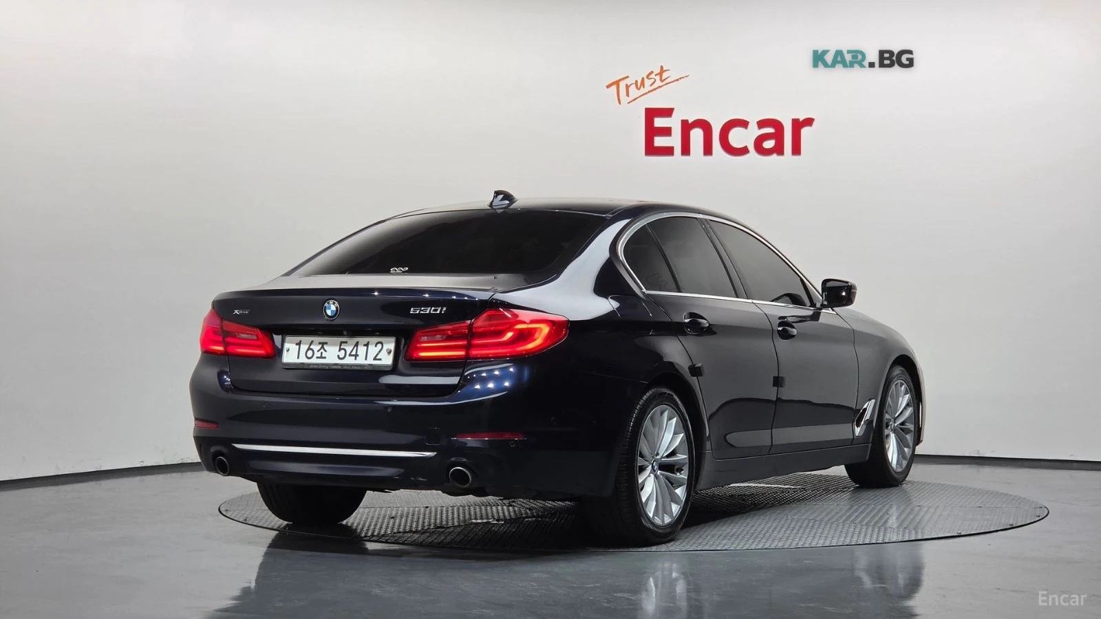 BMW 530 * xDrive* LUXURY* ПОДГРЕВ* ОБДУХВАНЕ* ШИБИДАХ* HEA, снимка 2 - Автомобили и джипове - 54998384