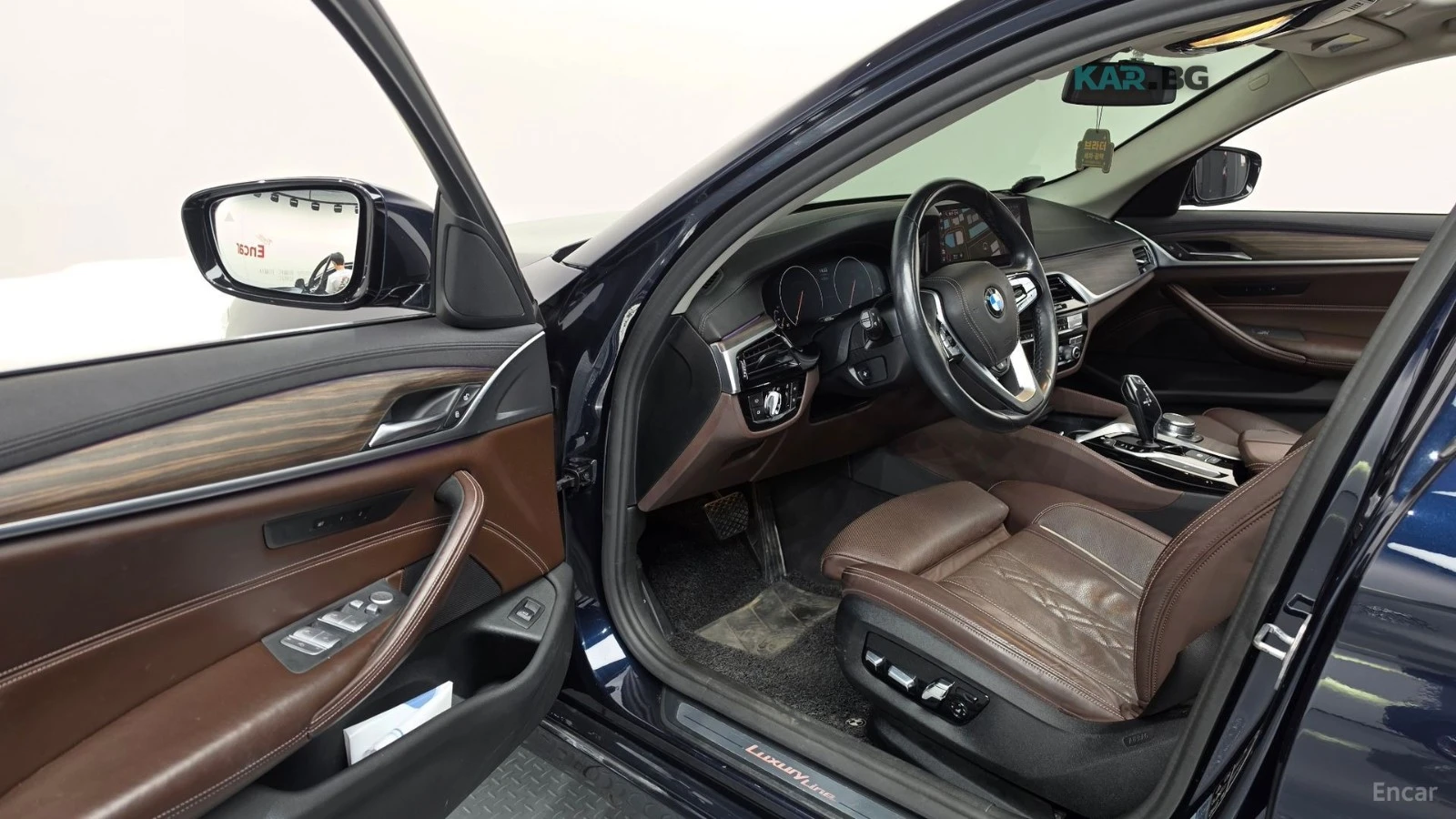 BMW 530 * xDrive* LUXURY* ПОДГРЕВ* ОБДУХВАНЕ* ШИБИДАХ* HEA, снимка 9 - Автомобили и джипове - 54998384