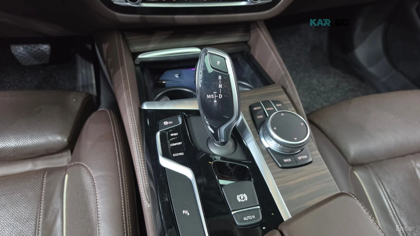 BMW 530 * xDrive* LUXURY* ПОДГРЕВ* ОБДУХВАНЕ* ШИБИДАХ* HEA, снимка 8 - Автомобили и джипове - 54998384
