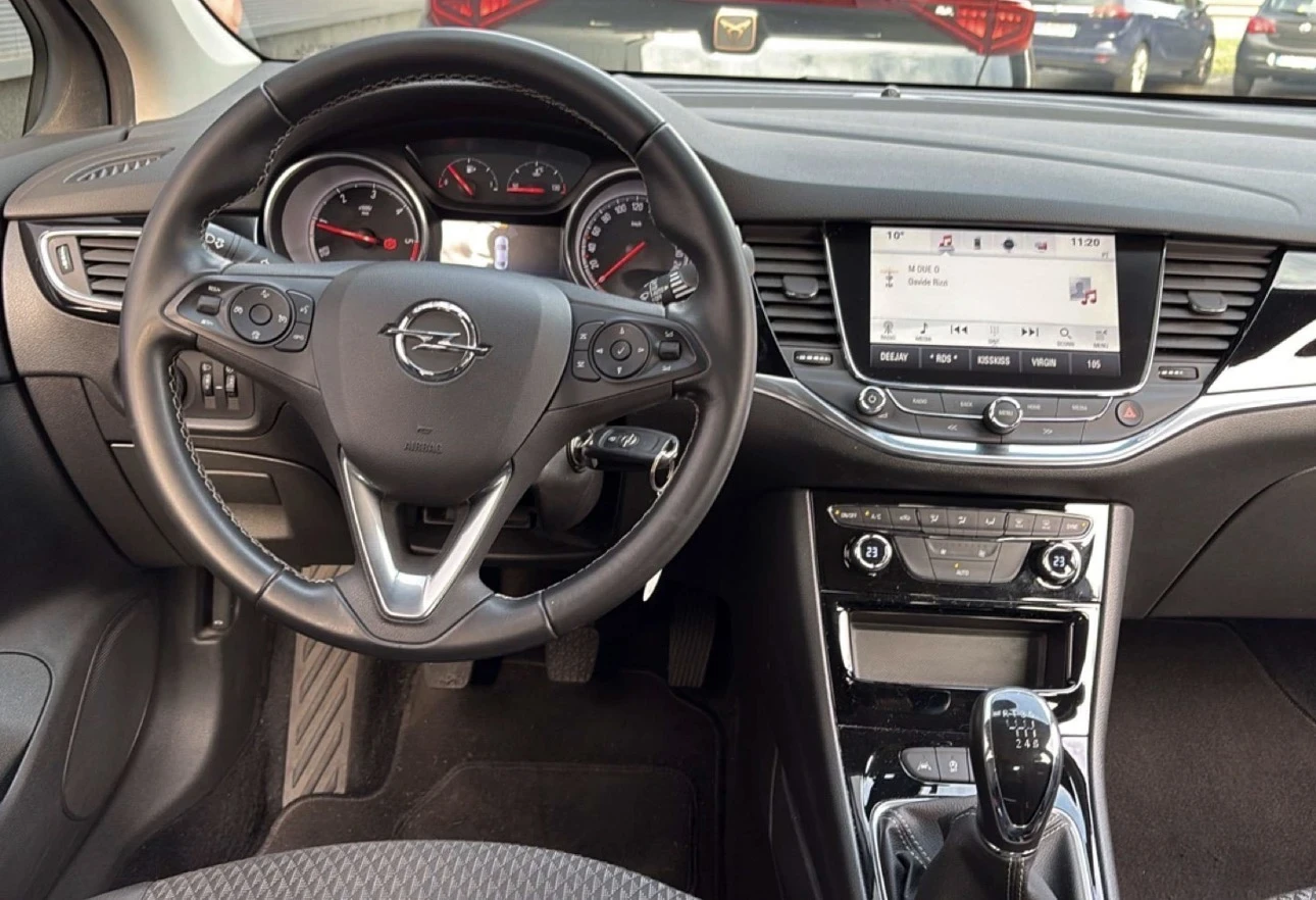 Opel Astra 1.6 CDTI, снимка 4 - Автомобили и джипове - 55083902