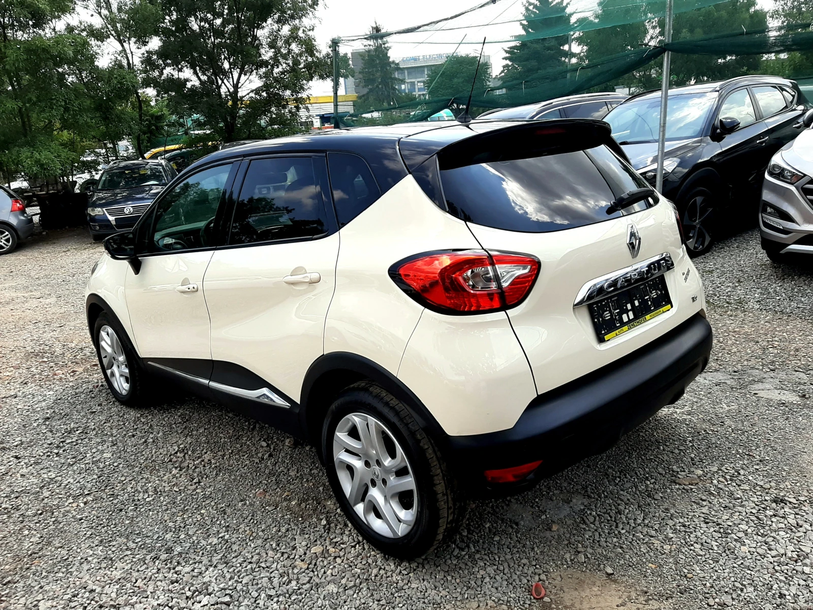 Renault Captur 0.9TCE-LIMITED EDITION ! , снимка 4 - Автомобили и джипове - 55220367