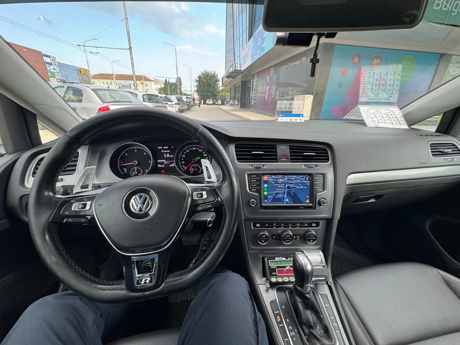 VW Golf 2.0 TDI, снимка 10 - Автомобили и джипове - 55303472