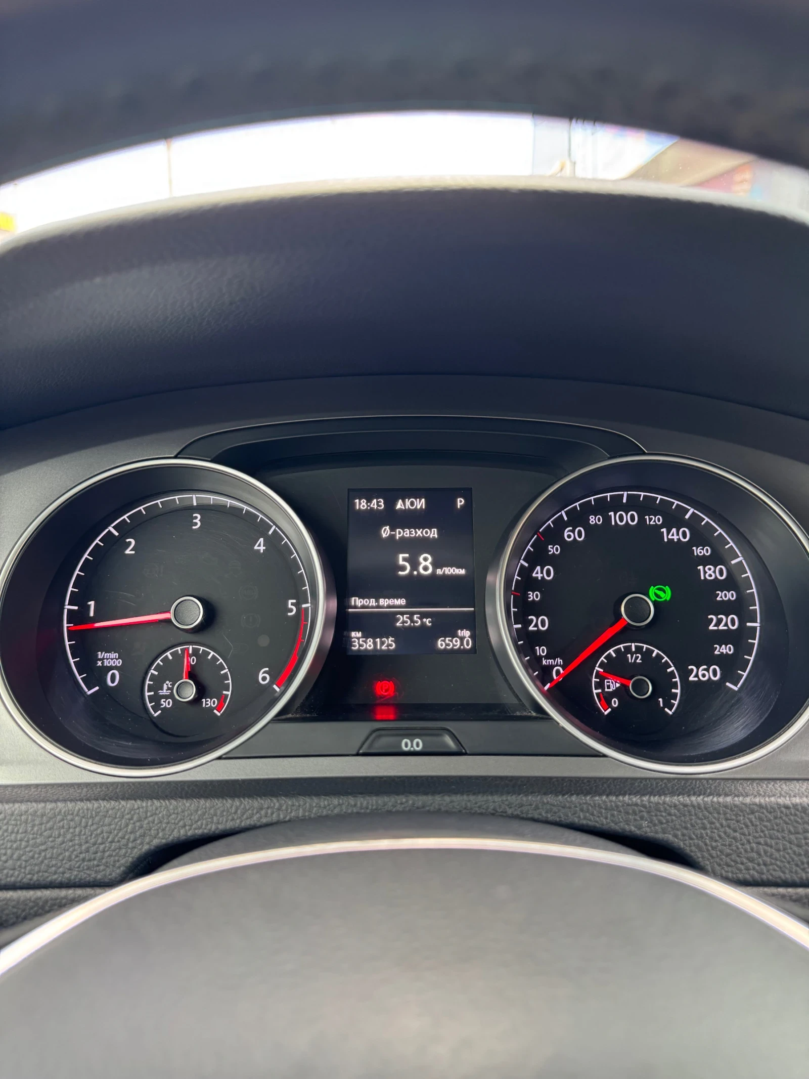 VW Golf 2.0 TDI, снимка 9 - Автомобили и джипове - 55303472