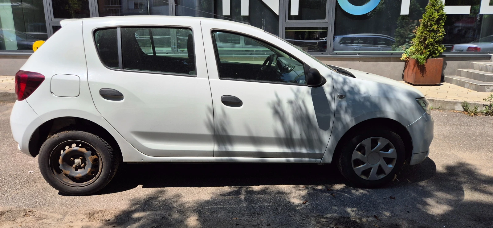 Dacia Sandero, снимка 4 - Автомобили и джипове - 55638643