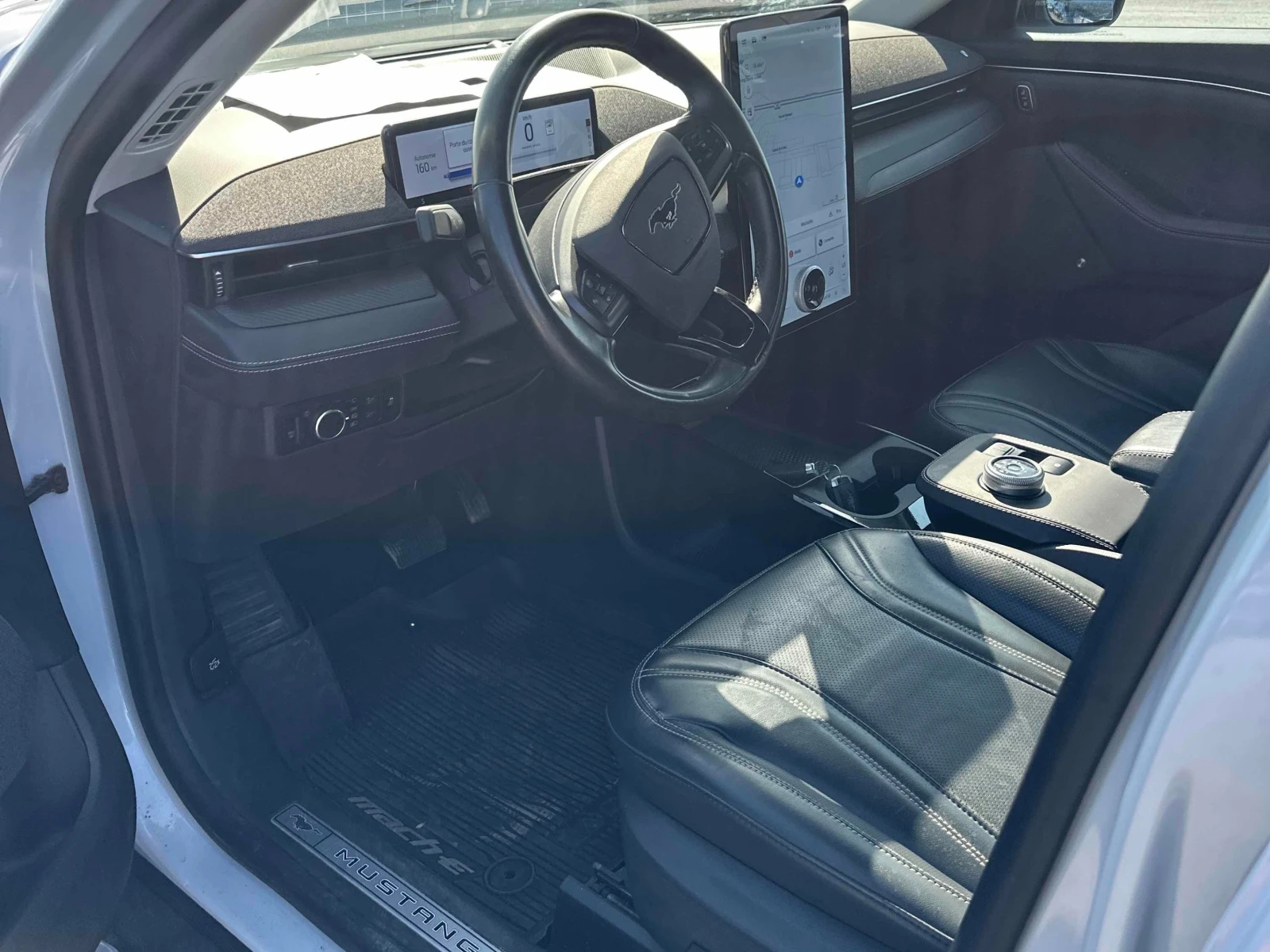 Ford Mustang Mach-E * Premium * CARFAX * ОПЦИЯ ЗА ФИНАНСИРАНЕ , снимка 5 - Автомобили и джипове - 56008076