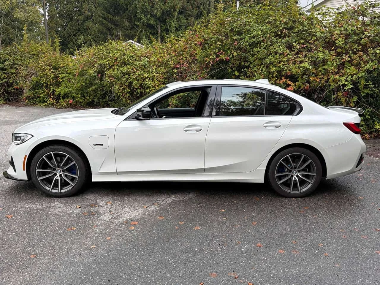 BMW 330 e xDrive | CARFAX | ��������������� | Mobile.bg � ����������� 3