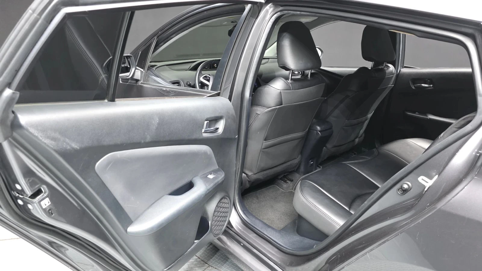 Toyota Prius, снимка 12 - Автомобили и джипове - 56689485