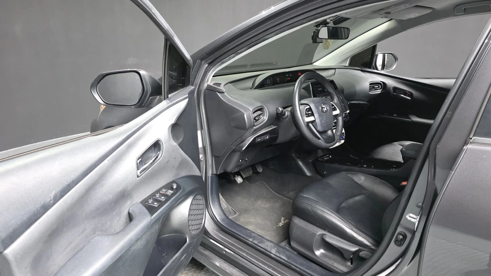 Toyota Prius, снимка 10 - Автомобили и джипове - 56689485