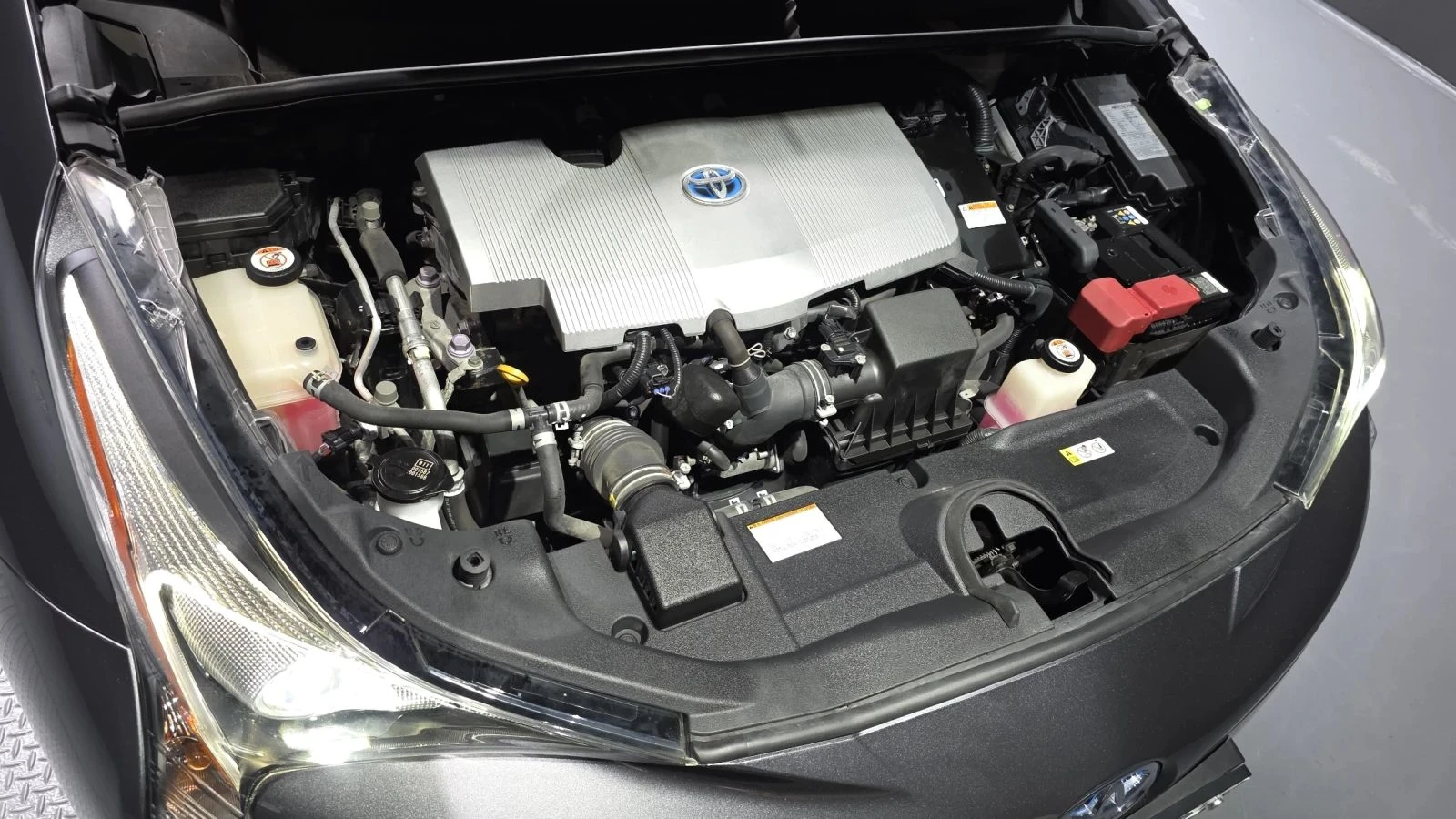Toyota Prius, снимка 6 - Автомобили и джипове - 56689485