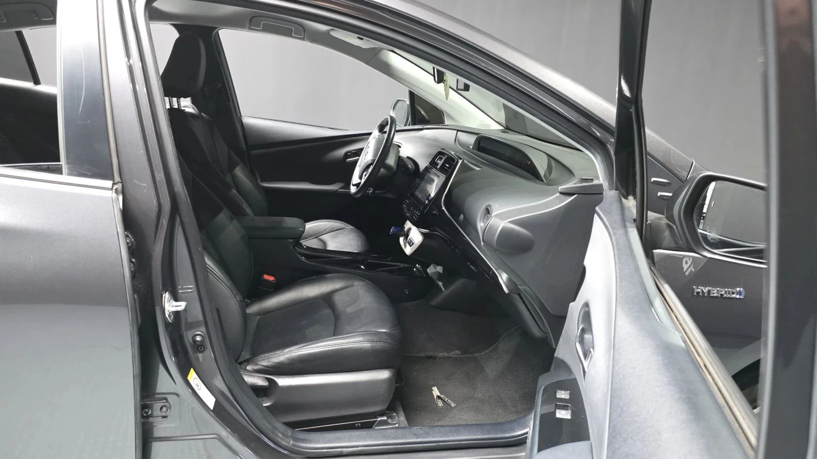 Toyota Prius, снимка 11 - Автомобили и джипове - 56689485