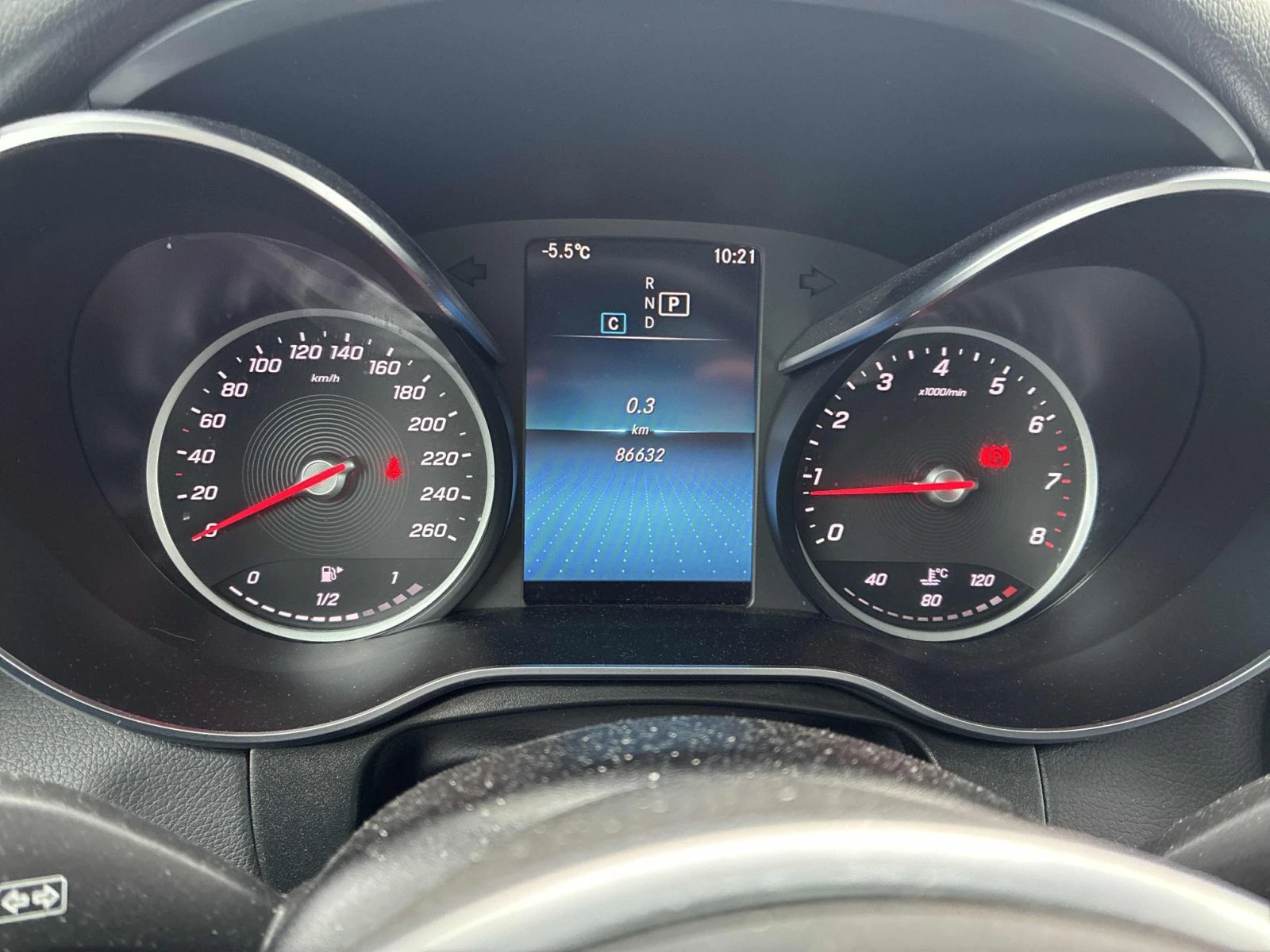 Mercedes-Benz GLC 300 2.0L 4MATIC - изображение 9