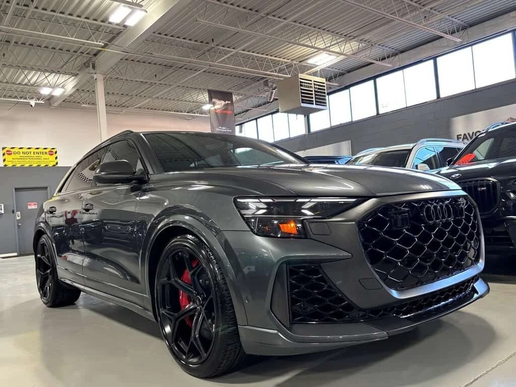 Audi RSQ8  PERFORMANCE| 360| HUD| КЕРАМИКА| BANG & OLUFSEN, снимка 2 - Автомобили и джипове - 53874199