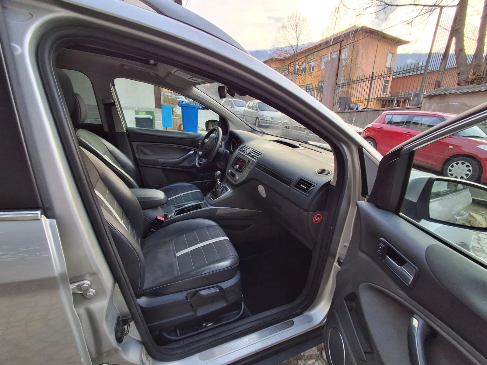 Ford Kuga 2.0 ДИЗЕЛ УНИКАТ, снимка 5 - Автомобили и джипове - 53908804
