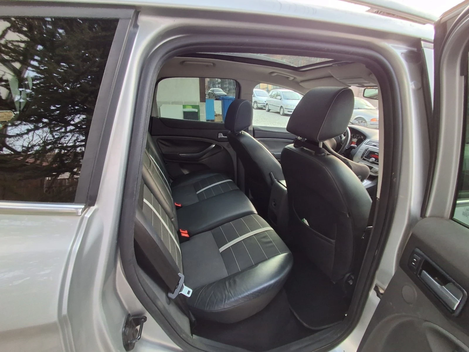 Ford Kuga 2.0 ДИЗЕЛ УНИКАТ, снимка 9 - Автомобили и джипове - 53908804