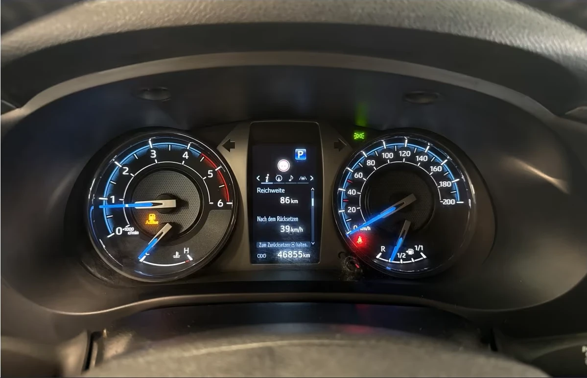Toyota Hilux 2.8D* INVINCIBLE* JBL* 360 CAM* DISTR* KEYLESS* , снимка 7 - Автомобили и джипове - 54674286
