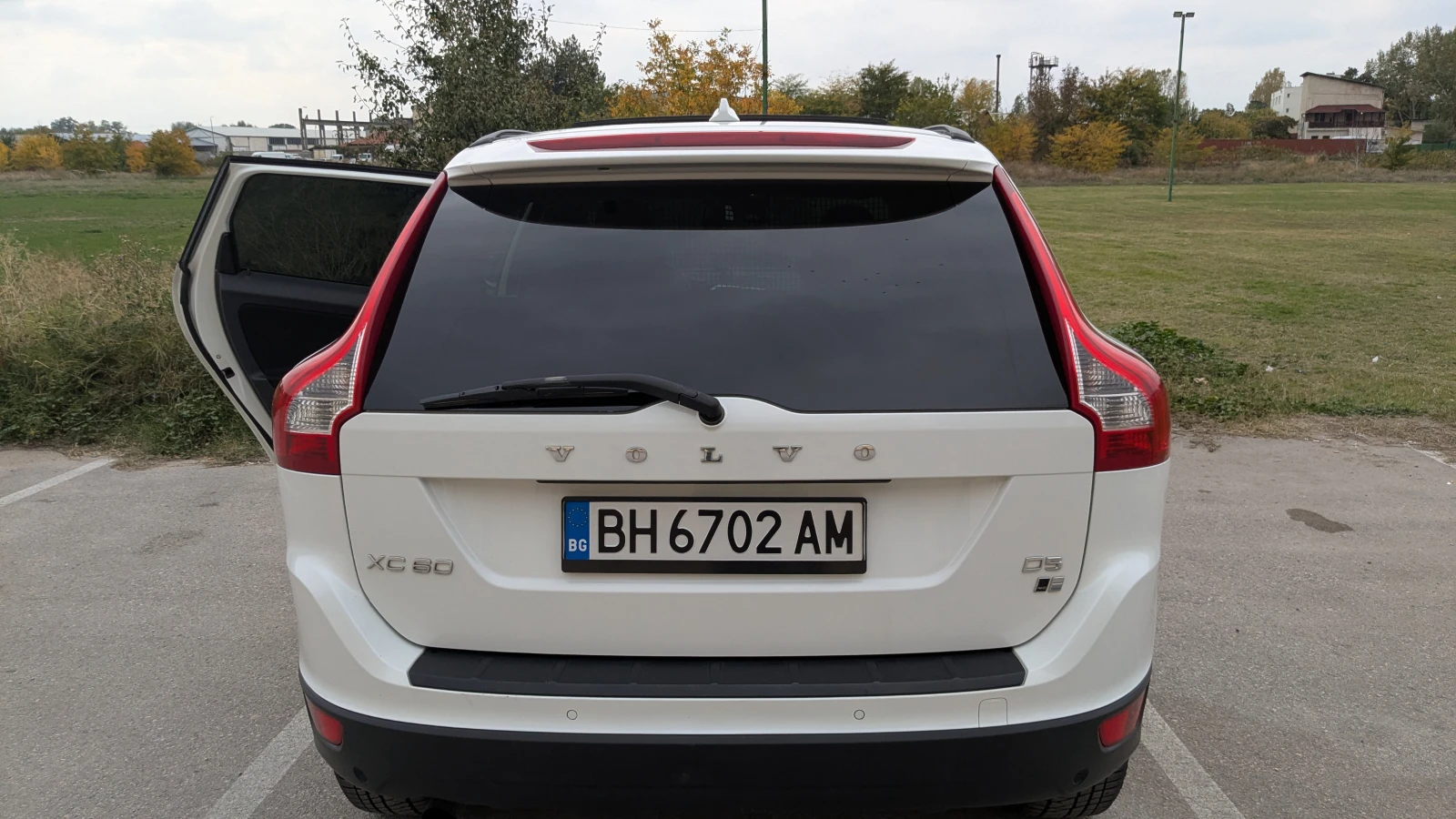 Volvo XC60, снимка 4 - Автомобили и джипове - 55788041