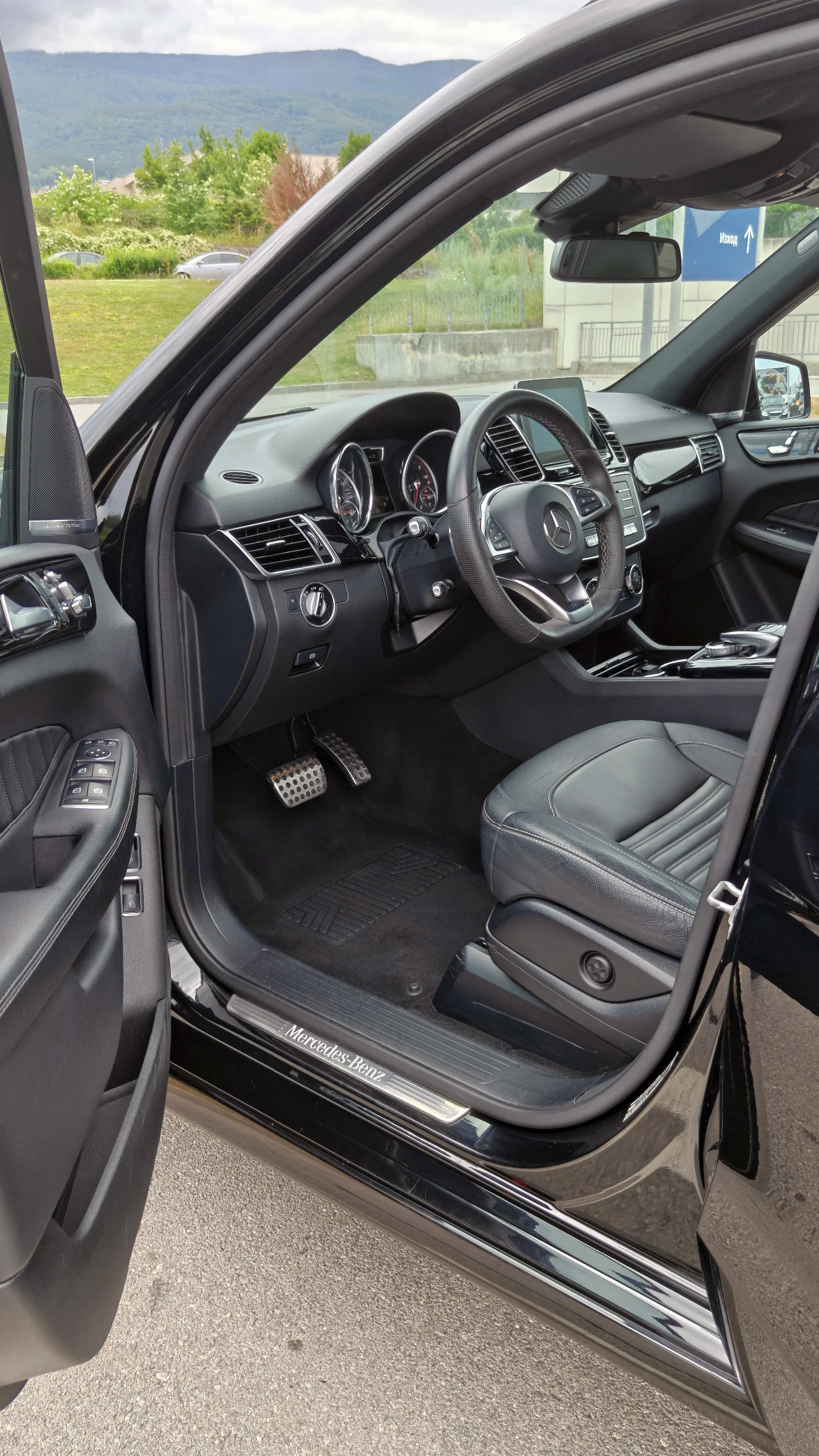 Mercedes-Benz GLE 350 AMG* Line* H&K* 9G* , снимка 8 - Автомобили и джипове - 55832905
