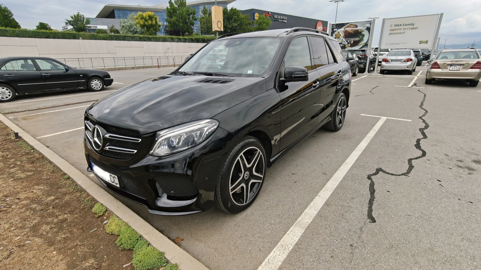 Mercedes-Benz GLE 350 AMG* Line* H&K* 9G* , снимка 3 - Автомобили и джипове - 55832905