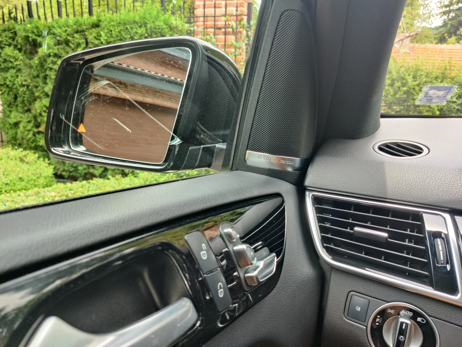 Mercedes-Benz GLE 350 AMG* Line* H&K* 9G* , снимка 10 - Автомобили и джипове - 55832905