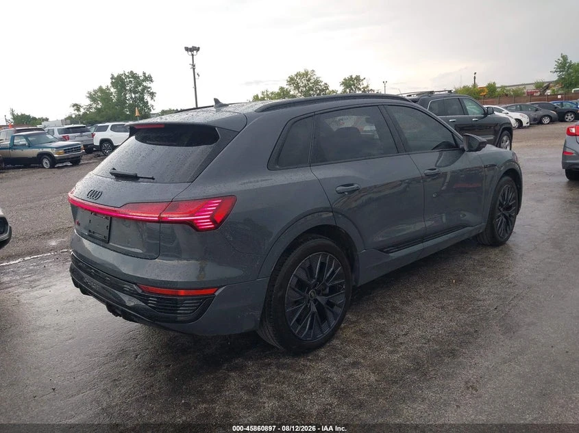 Audi Q8 E-Tron Prestige Quattro, снимка 4 - Автомобили и джипове - 56618892