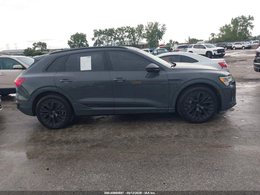Audi Q8 E-Tron Prestige Quattro, снимка 13 - Автомобили и джипове - 56618892