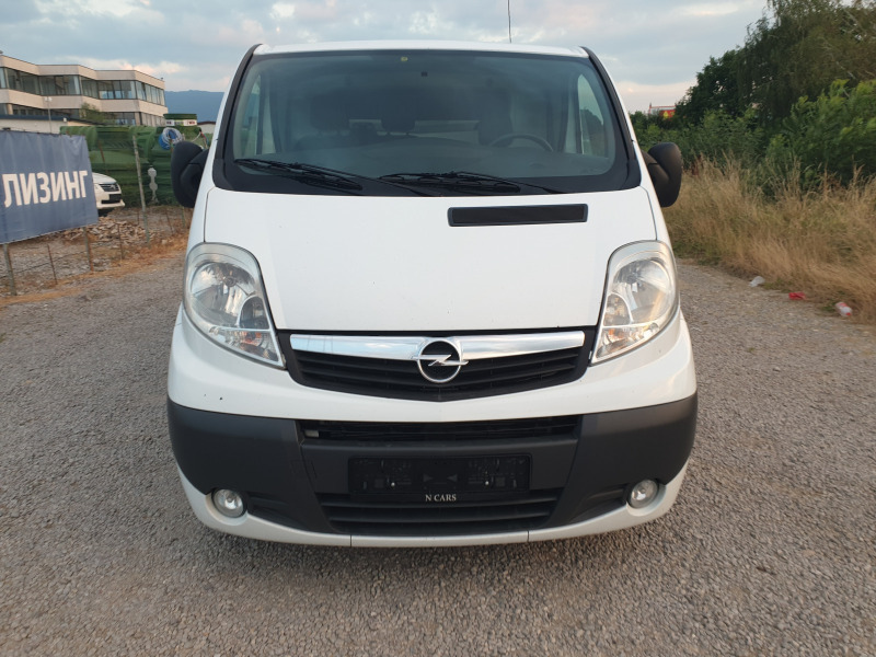 Opel Vivaro, снимка 1 - Бусове и автобуси - 46370793
