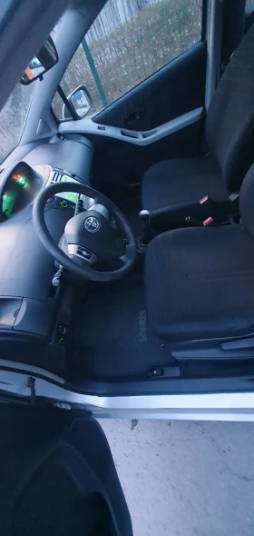 Обява за продажба на Toyota Yaris 1.3i 90к.с. ~6 999 лв. - изображение 6