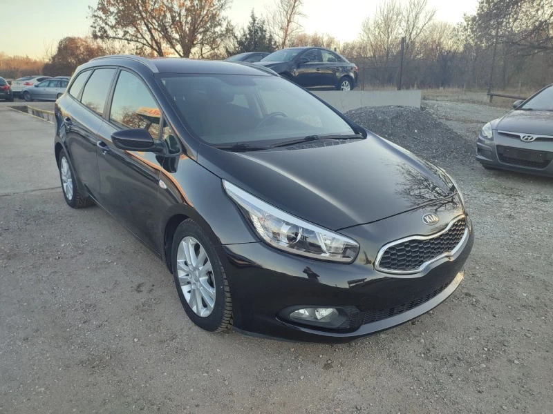 Kia Ceed 1.6 CRDI, снимка 5 - Автомобили и джипове - 39238442