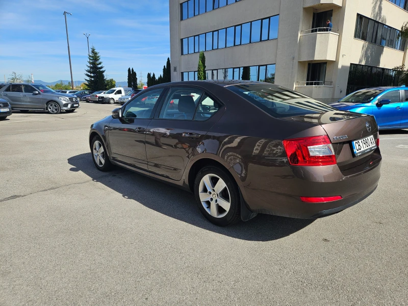 Skoda Octavia 1.6 TDI, снимка 2 - Автомобили и джипове - 47508720