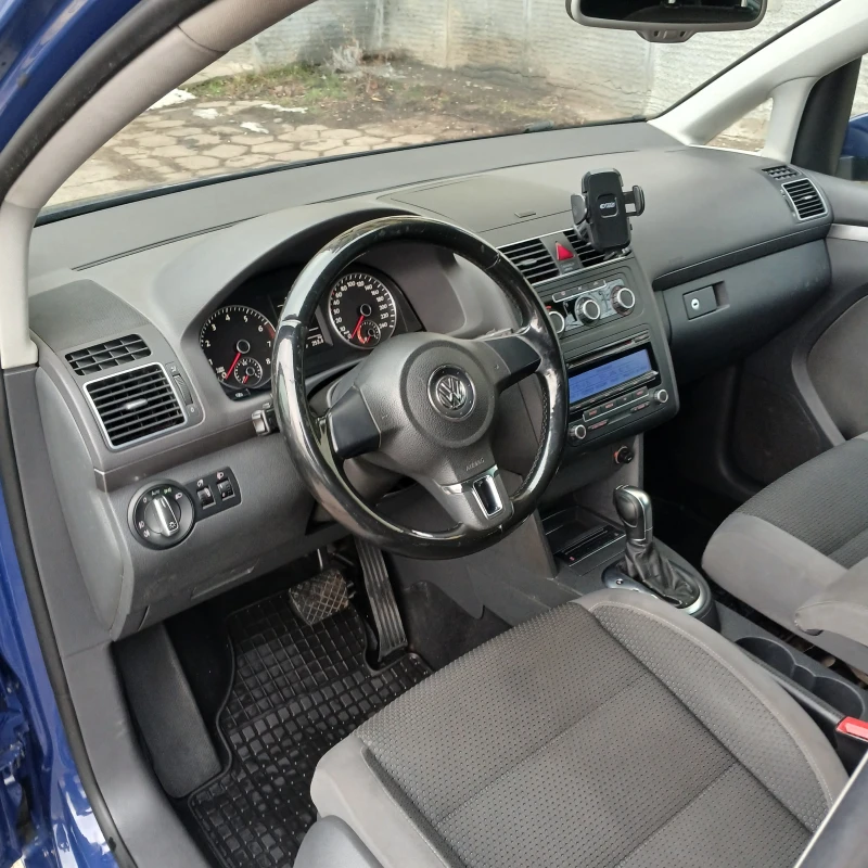 VW Touran АВТОМАТИК , снимка 11 - Автомобили и джипове - 49220778