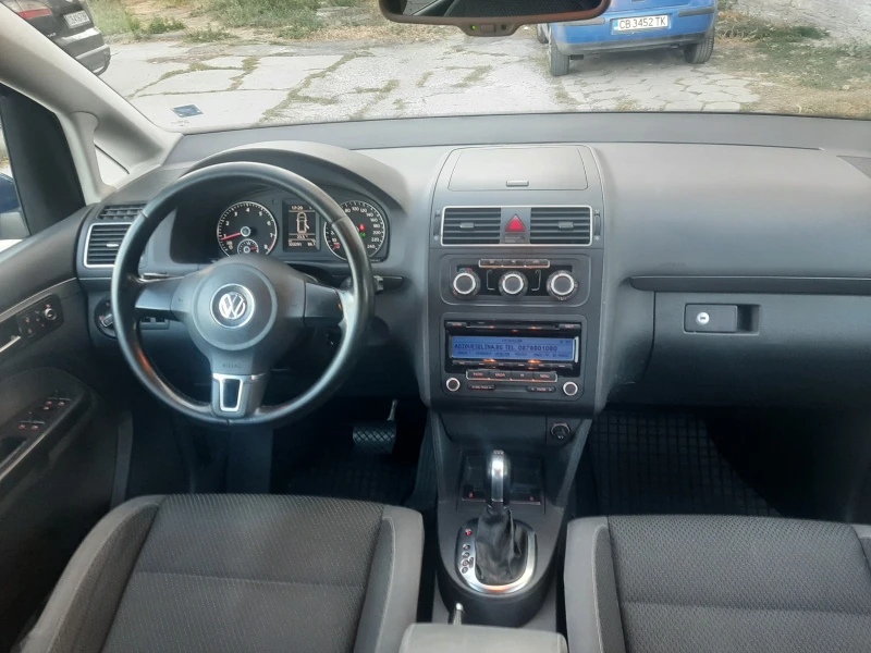 VW Touran АВТОМАТИК , снимка 14 - Автомобили и джипове - 49220778