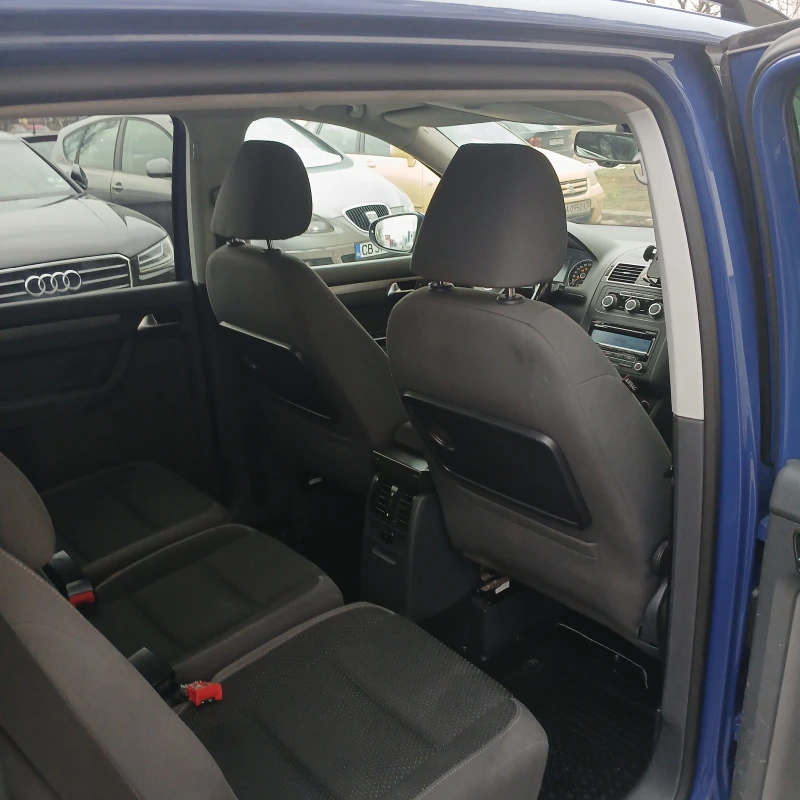 VW Touran АВТОМАТИК , снимка 12 - Автомобили и джипове - 49220778