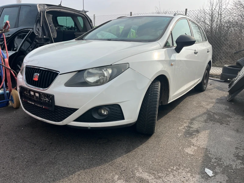 Seat Ibiza 1.4 бензин, снимка 2 - Автомобили и джипове - 49321125