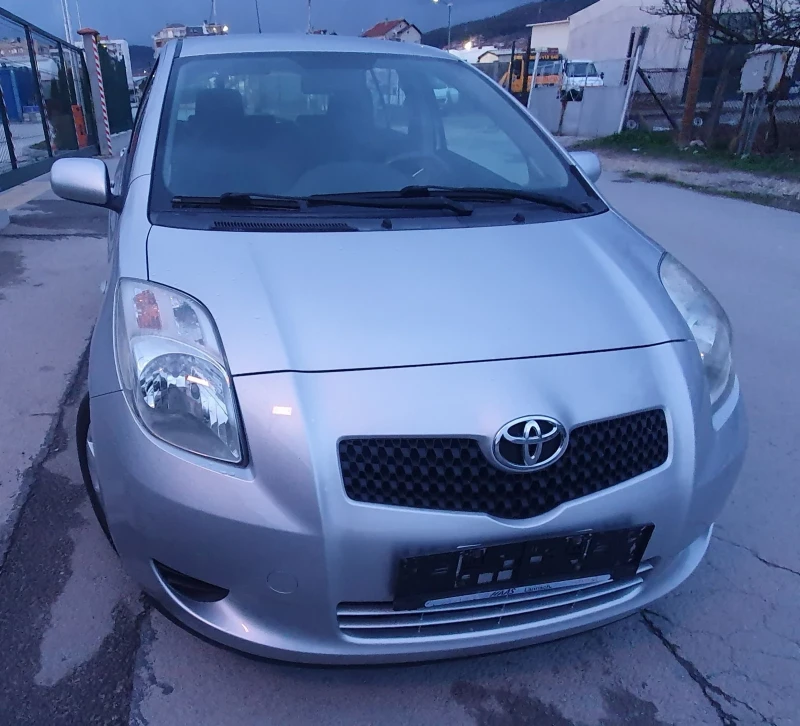 Toyota Yaris 1.3i 90к.с., снимка 3 - Автомобили и джипове - 51443415